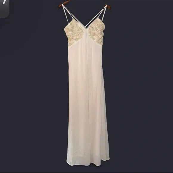 Soiėblu Cream White Lace Chemise with Spaghetti Straps maxi formal gown - Picture 1 of 4